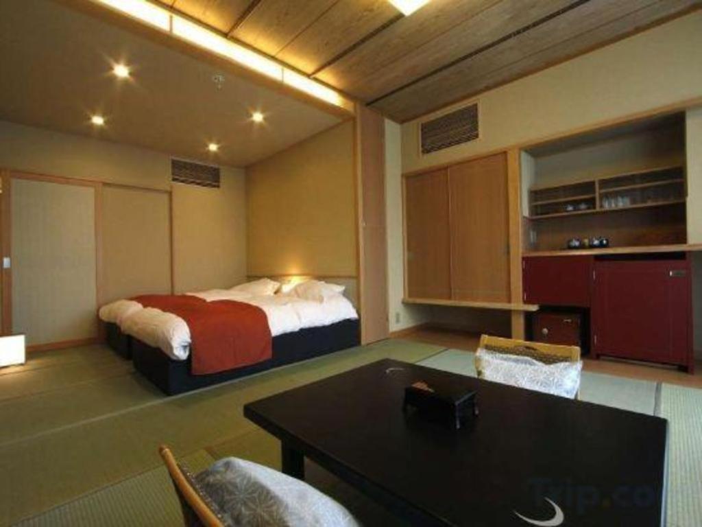 Tsukino Sumika Atami Juraku Hotel Exterior photo